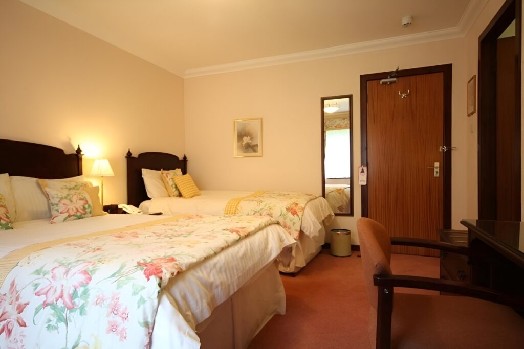 Superior Twin Room2 1200x800 1